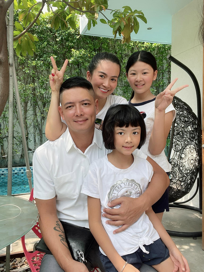 Nhan sắc U50 của nữ đại gia là vợ MC Bình Minh-3