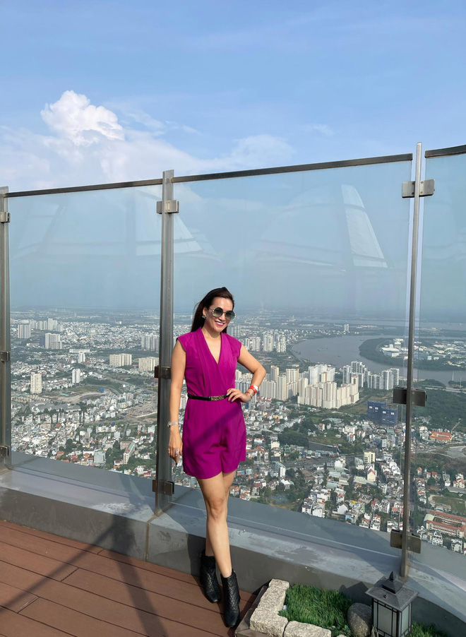 Nhan sắc U50 của nữ đại gia là vợ MC Bình Minh-6