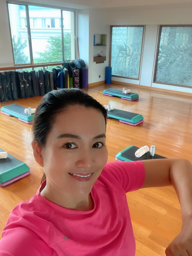 Nhan sắc U50 của nữ đại gia là vợ MC Bình Minh-12