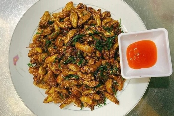 Cua Cà Mau tăng giá kỷ lục, mực nhảy tiền triệu vẫn đắt hàng-5