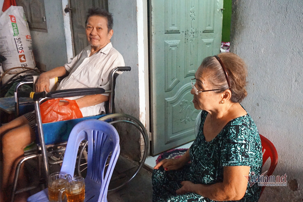 Nghệ sĩ Trung Vinh: Ở nhà trọ 12 m2, vợ chịu đựng chăm sóc, con bỏ mặc-1