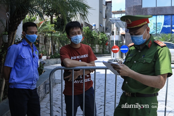 Hà Nội phong tỏa chung cư có nữ nhân viên quán bar ở Vĩnh Phúc dương tính SARS-CoV-2 sau khi tiếp xúc chuyên gia Trung Quốc-6