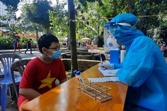 TP.HCM: Mở rộng xét nghiệm ngẫu nhiên tại các khu vui chơi, chợ, đối tượng nguy cơ cao