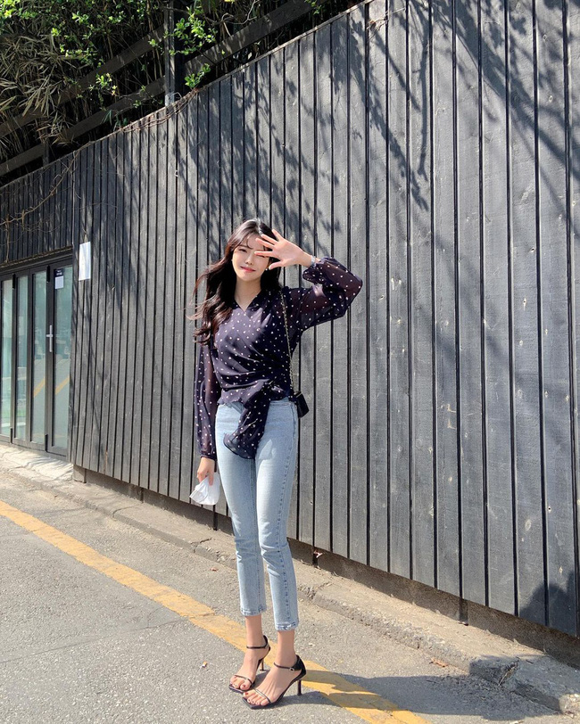 10 cách diện áo hoa cực xinh yêu từ gái Hàn, áp dụng theo thì style chỉ có chuẩn sang xịn-1