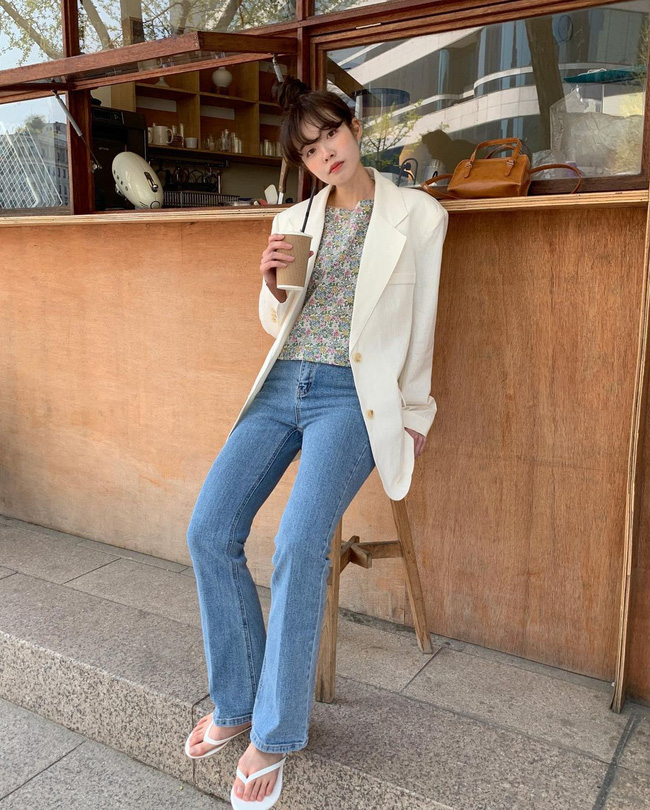 10 cách diện áo hoa cực xinh yêu từ gái Hàn, áp dụng theo thì style chỉ có chuẩn sang xịn-3