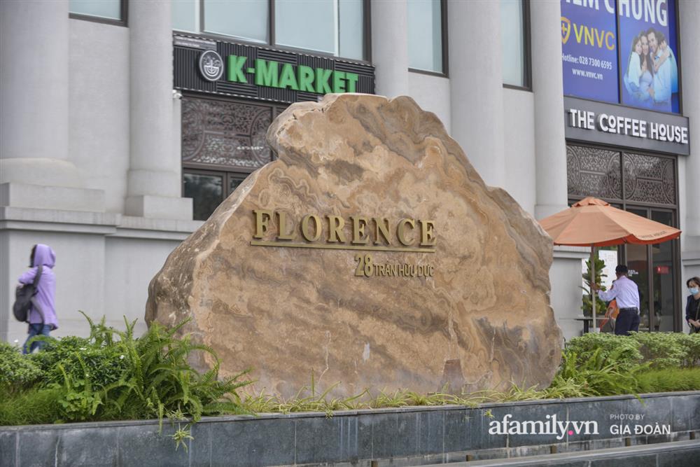 Ảnh: Lực lượng chức năng làm việc với 46 người Trung Quốc nhập cảnh trái phép, thuê chung cư ở phường Cầu Diễn-10