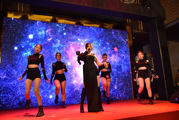 Nữ ca sĩ Vbiz đang nổi như cồn công khai tin nhắn bị đạo diễn gạ tình và cách xử lý khiến đối phương ngã ngửa-5