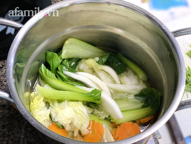 Ngày nghỉ cuối, bữa tối muốn lười thì làm đĩa mì xào, vừa ngon vừa đẹp lại đủ chất-3