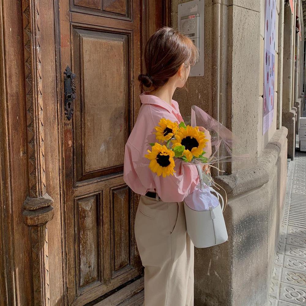 Diện áo sơ mi thì để kiểu tóc nào là sang xịn mịn nhất? Gái Hàn sành điệu mách bạn 5 gợi ý chuẩn chỉnh-4