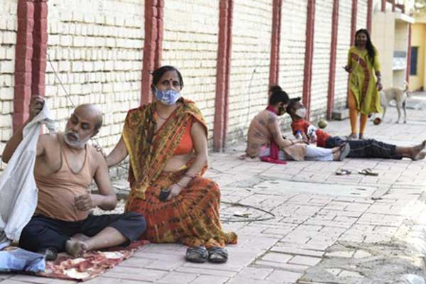 Bác sĩ làm việc 45 năm trong bệnh viện ở Ấn Độ: Chúng tôi đau quá, không muốn sống nữa-6