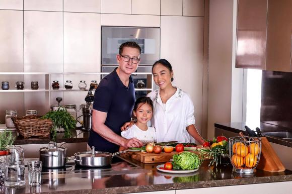 Không gian bếp sang trọng, tiện nghi như nhà hàng của ca sĩ Đoan Trang-16