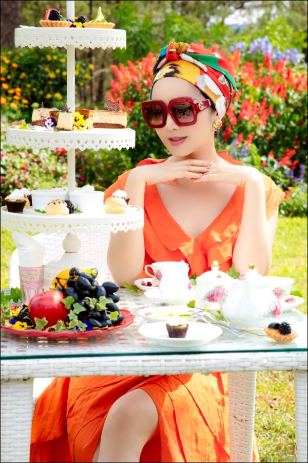 Không chỉ giỏi cầm kỳ thi họa, Hoa hậu Giáng My còn đảm đang khó ai bằng, sáng sớm đã vào bếp chuẩn bị cơm ngon canh ngọt-1