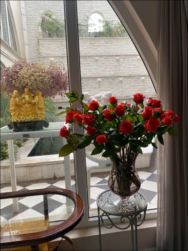 Không chỉ giỏi cầm kỳ thi họa, Hoa hậu Giáng My còn đảm đang khó ai bằng, sáng sớm đã vào bếp chuẩn bị cơm ngon canh ngọt-8