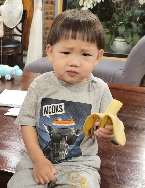 Đâu&nbsp;chỉ Bi béo mới là cây tấu hài, cậu út nhà Xuân Bắc cũng đầy tiềm năng, tán gái như thần, các mẹ khen Không hổ danh con bố Núi-6