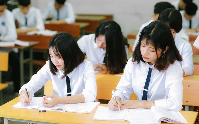 Tính đến việc lùi thời điểm kết thúc năm học-1