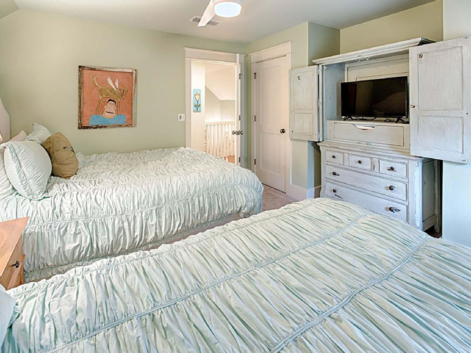 Ý tưởng nhà gỗ đầy màu sắc được thiết kế theo phong cách đơn giản nhưng nhìn góc nào cũng hấp dẫn bởi những chi tiết độc đáo này-18