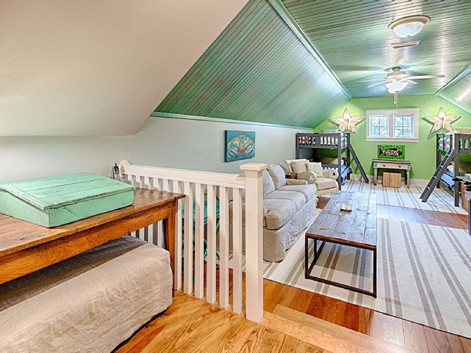 Ý tưởng nhà gỗ đầy màu sắc được thiết kế theo phong cách đơn giản nhưng nhìn góc nào cũng hấp dẫn bởi những chi tiết độc đáo này-19