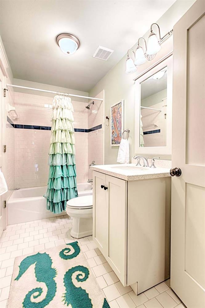 Ý tưởng nhà gỗ đầy màu sắc được thiết kế theo phong cách đơn giản nhưng nhìn góc nào cũng hấp dẫn bởi những chi tiết độc đáo này-17