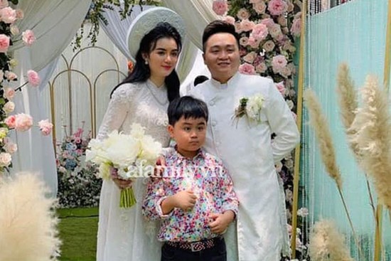 HOT: Bà Phương Hằng - vợ ông Dũng 