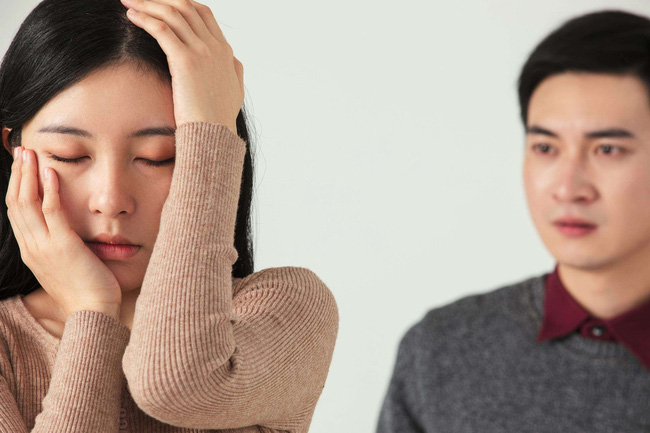 Gia đình đang êm ấm chị dâu đùng đùng đòi ly hôn, chìa đôi bàn tay cụt 1 ngón khiến bố mẹ tôi ngã quỵ-1