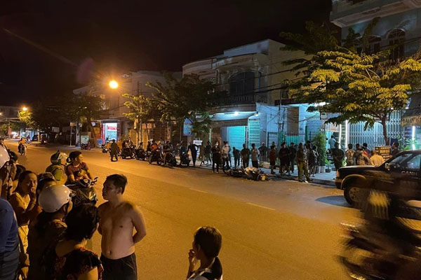 Xông vào cửa hàng Viettel ở Sài Gòn xịt hơi cay nữ nhân viên, cướp hơn 200 triệu đồng-2