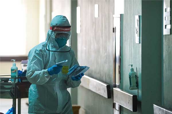 Một bác sĩ ở Hà Nội dương tính với nCoV-1