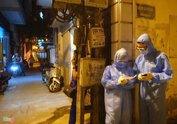 Phong tỏa nơi ở của bác sĩ mắc Covid-19 tại Hà Nội-2