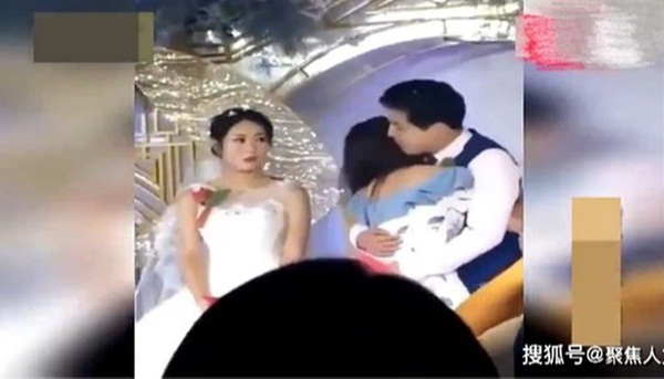 Chú rể ôm gái lạ khóc rất lâu trong hôn lễ, để mặc cô dâu như người tàng hình, dân tình xôn xao truy tìm sự thật-1