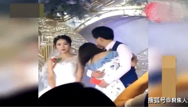 Chú rể ôm gái lạ khóc rất lâu trong hôn lễ, để mặc cô dâu như người tàng hình, dân tình xôn xao truy tìm sự thật-4