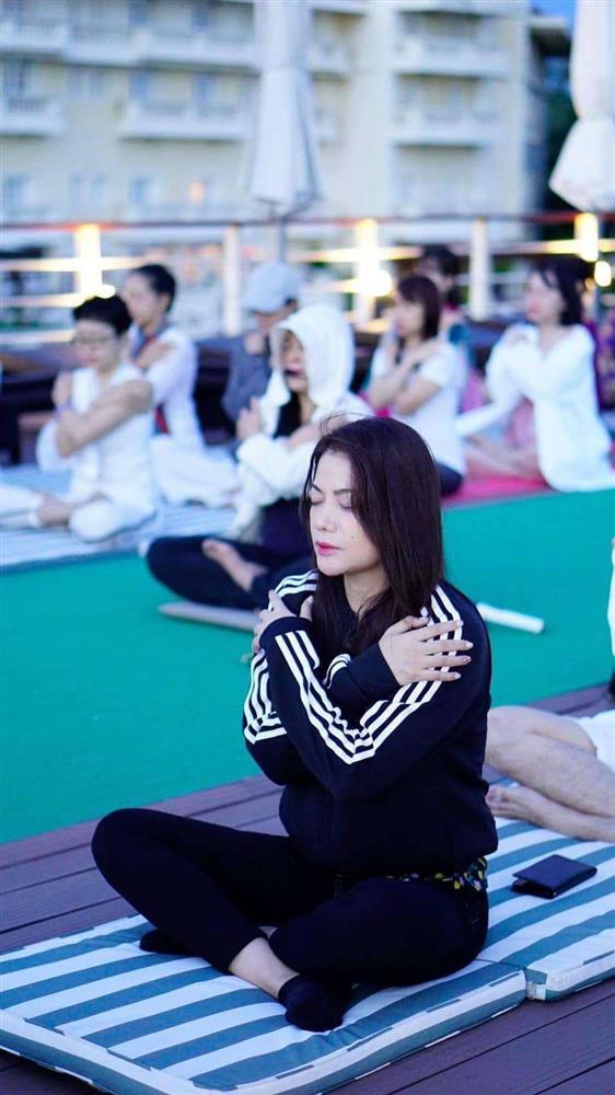 Bí kíp hack body hấp dẫn níu chân tình trẻ của Trương Ngọc Ánh-9