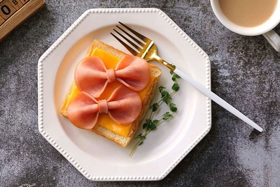 Chỉ mất 10 phút để làm món bánh mì ăn sáng ngon thế này thì chúng ta không cần ra ngoài nữa rồi!