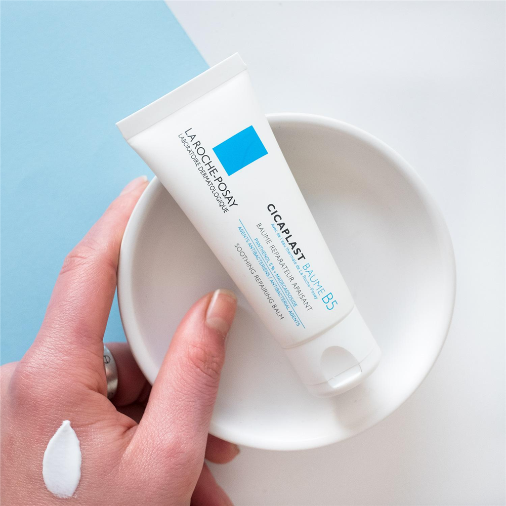 Da mất độ ẩm trong mùa hè: Bác sĩ điểm mặt từng lọ sữa rửa mặt và serum cấp ẩm giúp cứu nguy kịp thời-7