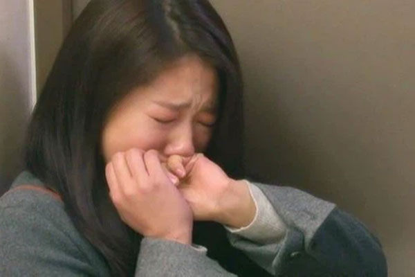 Qua camera, tôi chua chát phát hiện ra nguyên nhân con mình ngày càng gầy mà ứa nước mắt-1