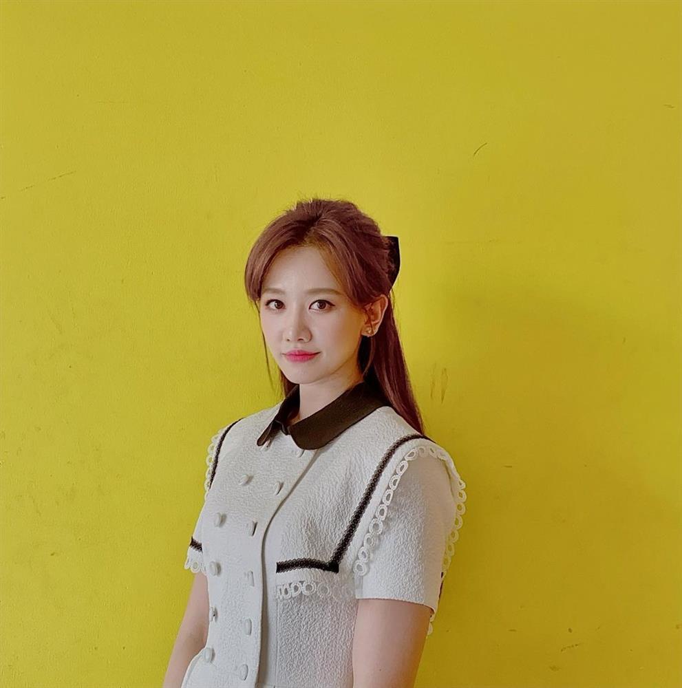 Để ý mới thấy Hari Won có 4 cách buộc tóc rất trẻ trung và xinh tươi, lý tưởng để nàng 30+ copy theo-9