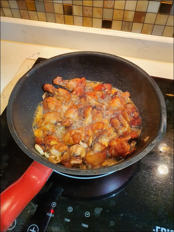 Giữa lùm xùm đấu khẩu với Trang Trần, vợ Xuân Bắc bình thản khoe mâm cơm đạm bạc nhưng chồng con đều&nbsp;thích-4