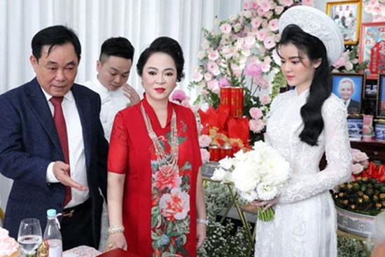 Toàn cảnh đám hỏi siêu kín tiếng của con trai bà Phương Hằng - vợ ông Dũng 