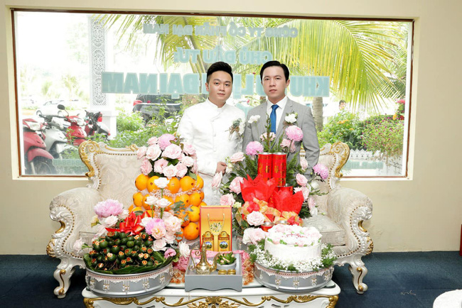 Toàn cảnh đám hỏi siêu kín tiếng của con trai bà Phương Hằng - vợ ông Dũng lò vôi tại Bình Dương, gia đình cô dâu lần đầu được tiết lộ khiến nhiều người bất ngờ-5