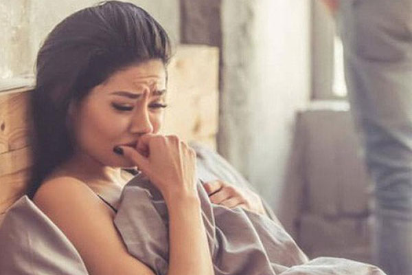 Ngồi chờ tới 9 giờ tối vợ mới bế con về, tôi nóng giận quát mắng ngờ đâu vợ phản pháo một câu khiến tôi chết sững-2