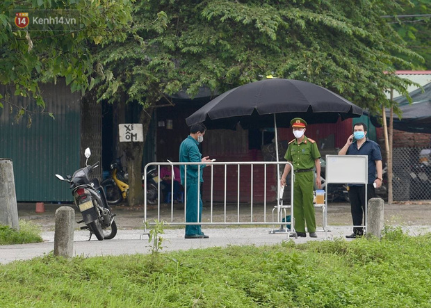 Chủ tịch Hà Nội: Phong toả BV Bệnh Nhiệt đới Trung ương cơ sở 2 do có ca dương tính mới ở cả bác sĩ, bệnh nhân, người nhà-5