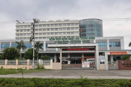 Chủ tịch Hà Nội: Phong toả BV Bệnh Nhiệt đới Trung ương cơ sở 2 do có ca dương tính mới ở cả bác sĩ, bệnh nhân, người nhà