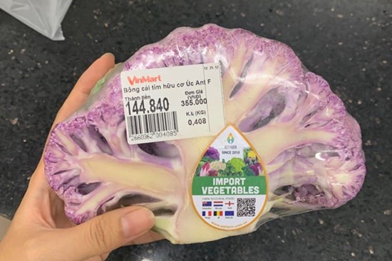 Xách làn đi siêu thị, bà nội trợ 