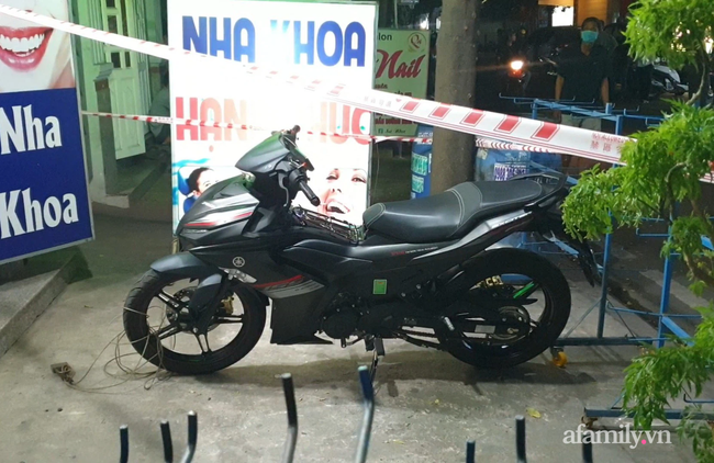 Bình Dương: Thương tâm bác sĩ bị đâm tử vong khi cố gắng ngăn cản kẻ trộm xe, công an phát thông báo truy tìm nghi phạm-2