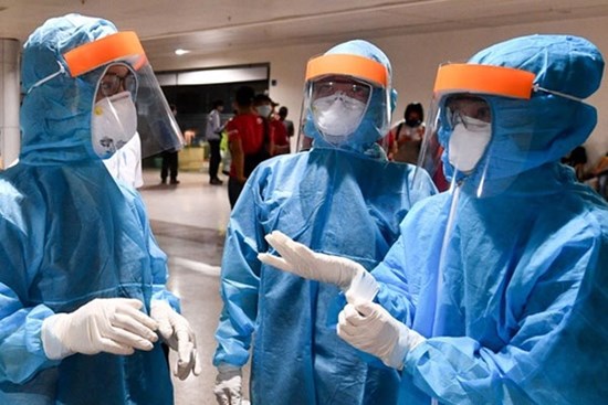 Cách ly 21 người tại TP.HCM liên quan ca nghi mắc Covid-19