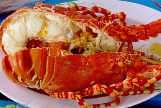 Bị phạt vì bán 3,5 triệu đồng/kg tôm hùm