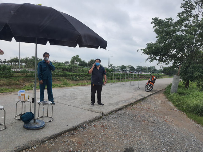 Clip: Toàn cảnh BV Bệnh Nhiệt đới Trung ương trong chiều nay, phát hiện thêm 14 ca dương tính SARS-CoV-2-3