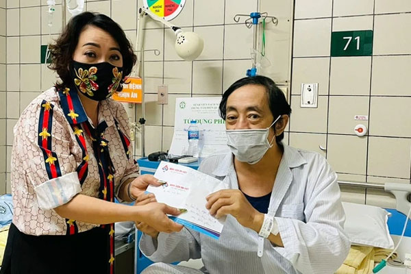 Con trai nghệ sỹ Giang Còi: Bố tôi đang trên đường đi chơi thì bị ngất, phải nhập viện-4