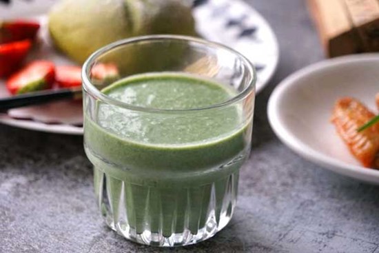 Mỗi sáng uống 1 ly sinh tố này thì sau 2 tuần giảm hơn 2kg, tóc đen mượt da căng mướt