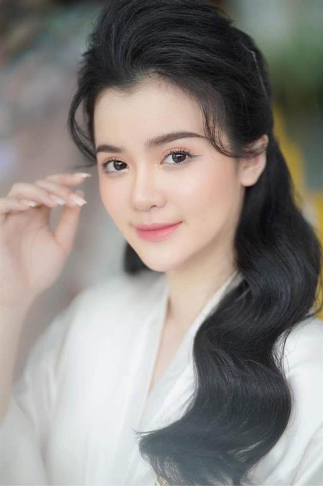 Con dâu sinh năm 96 của nữ đại gia Phương Hằng được mẹ chồng nhận xét thế nào về nhan sắc?-3