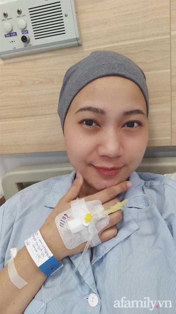 Tưởng ai đẻ xong cũng bị đau lưng, mẹ 9x đi khám thì chết lặng với kết luận của bác sĩ-2