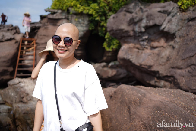 Tưởng ai đẻ xong cũng bị đau lưng, mẹ 9x đi khám thì chết lặng với kết luận của bác sĩ-3